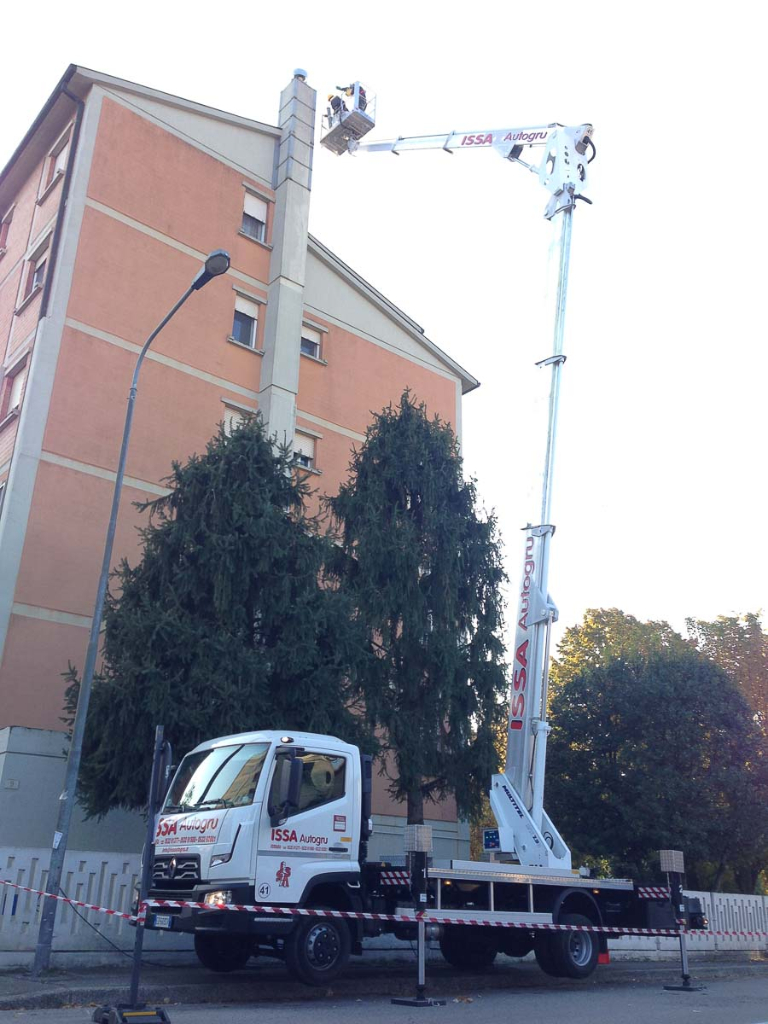 ISSA Autogru Noleggio autogru e piattaforme aeree