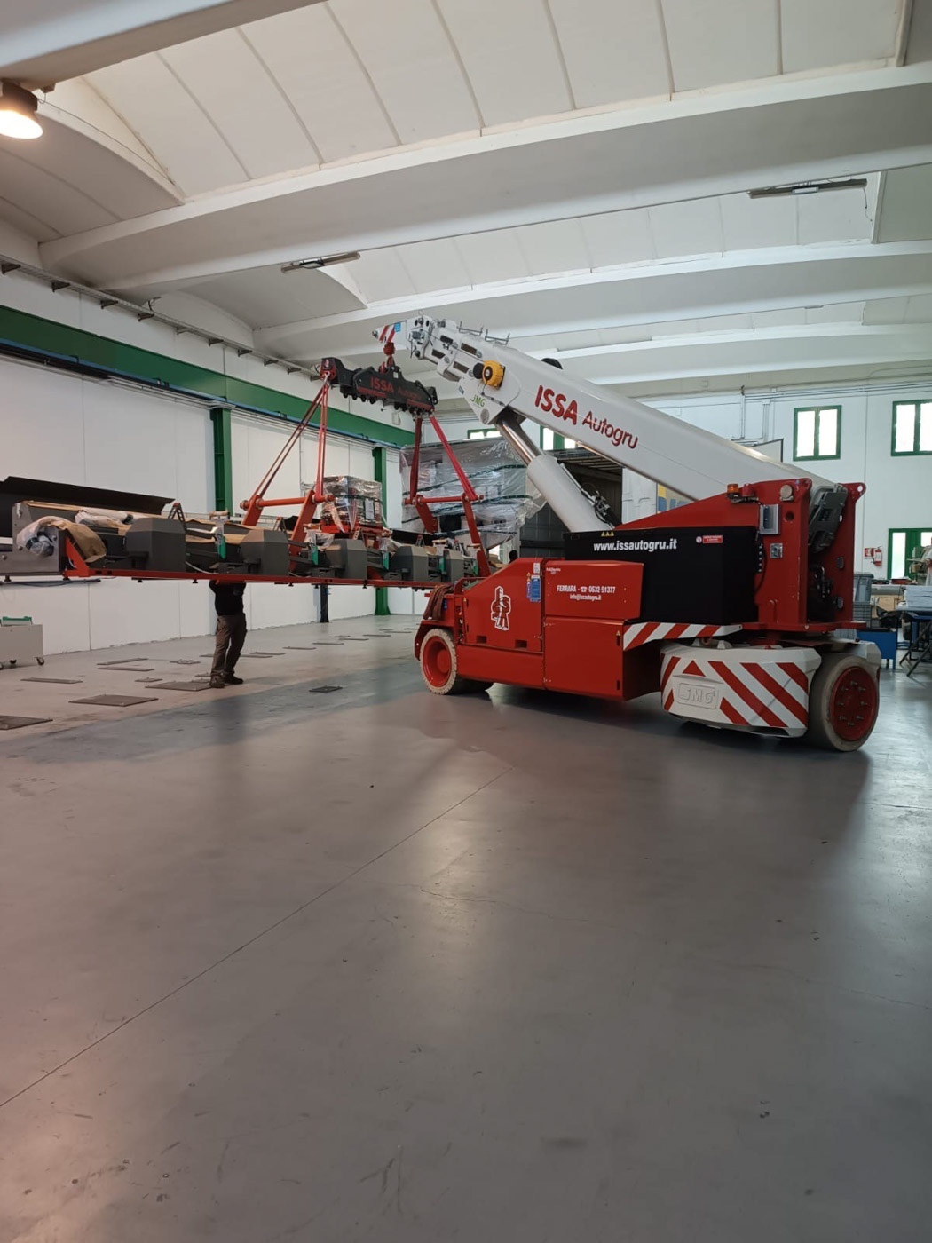 Noleggio autogru e piattaforme aeree ISSA Autogru